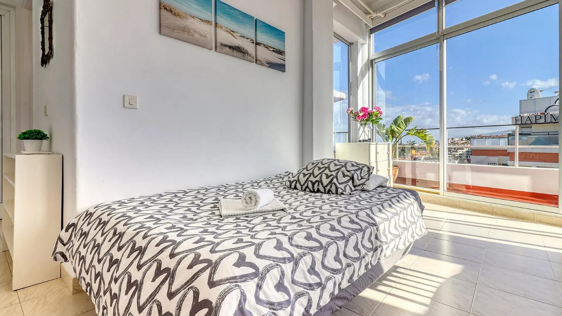 Spacious Penthouse With King-Size Bed, Huge Terrace, Ocean & Teide View Puerto de la Cruz