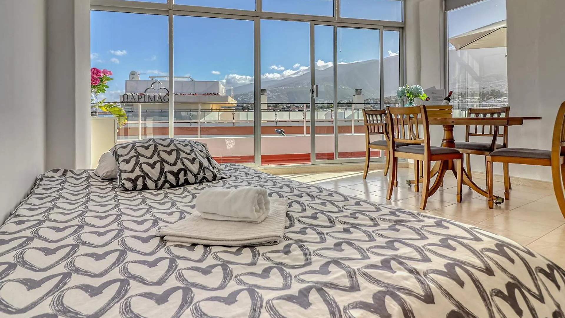 Spacious Penthouse With King-Size Bed, Huge Terrace, Ocean & Teide View Puerto de la Cruz  0*, Puerto de la Cruz (Tenerife) Spain