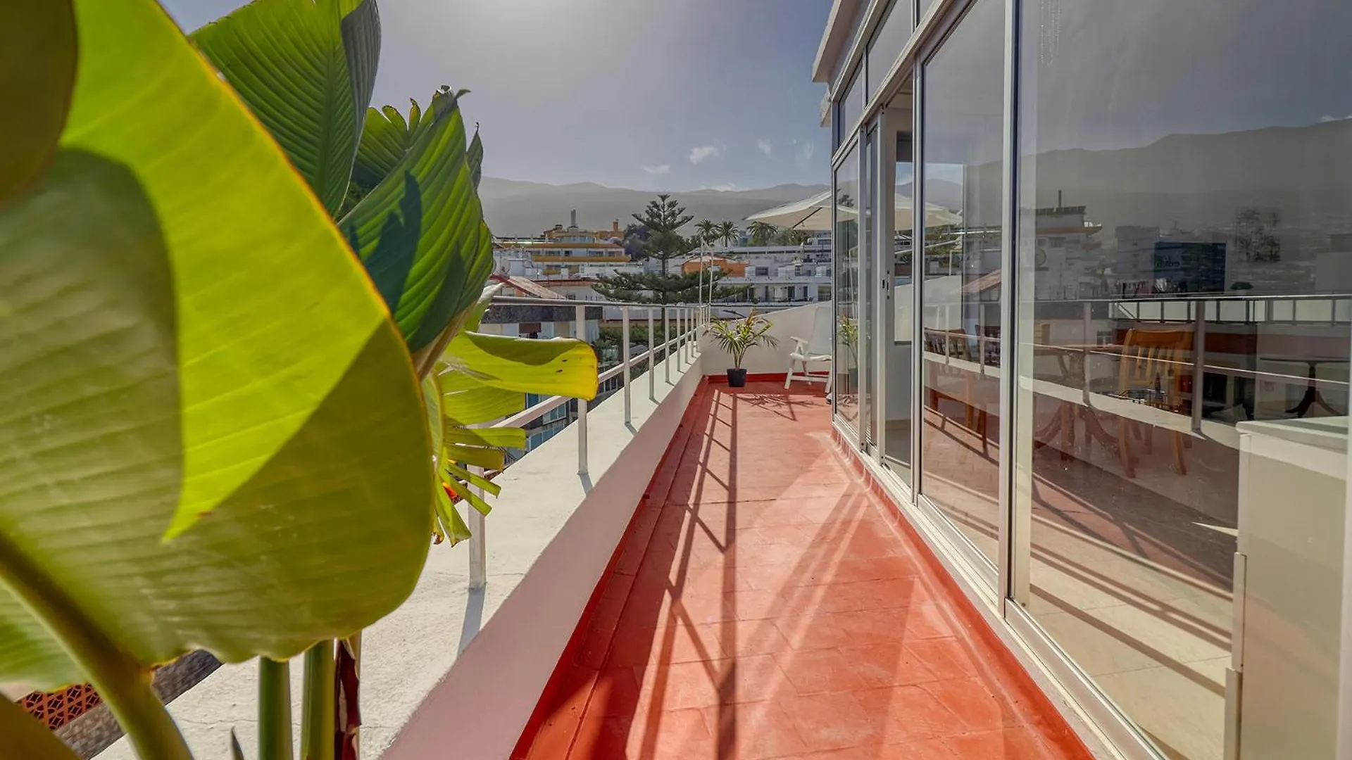 Spacious Penthouse With King-Size Bed, Huge Terrace, Ocean & Teide View Puerto de la Cruz  Apartment Puerto de la Cruz (Tenerife)